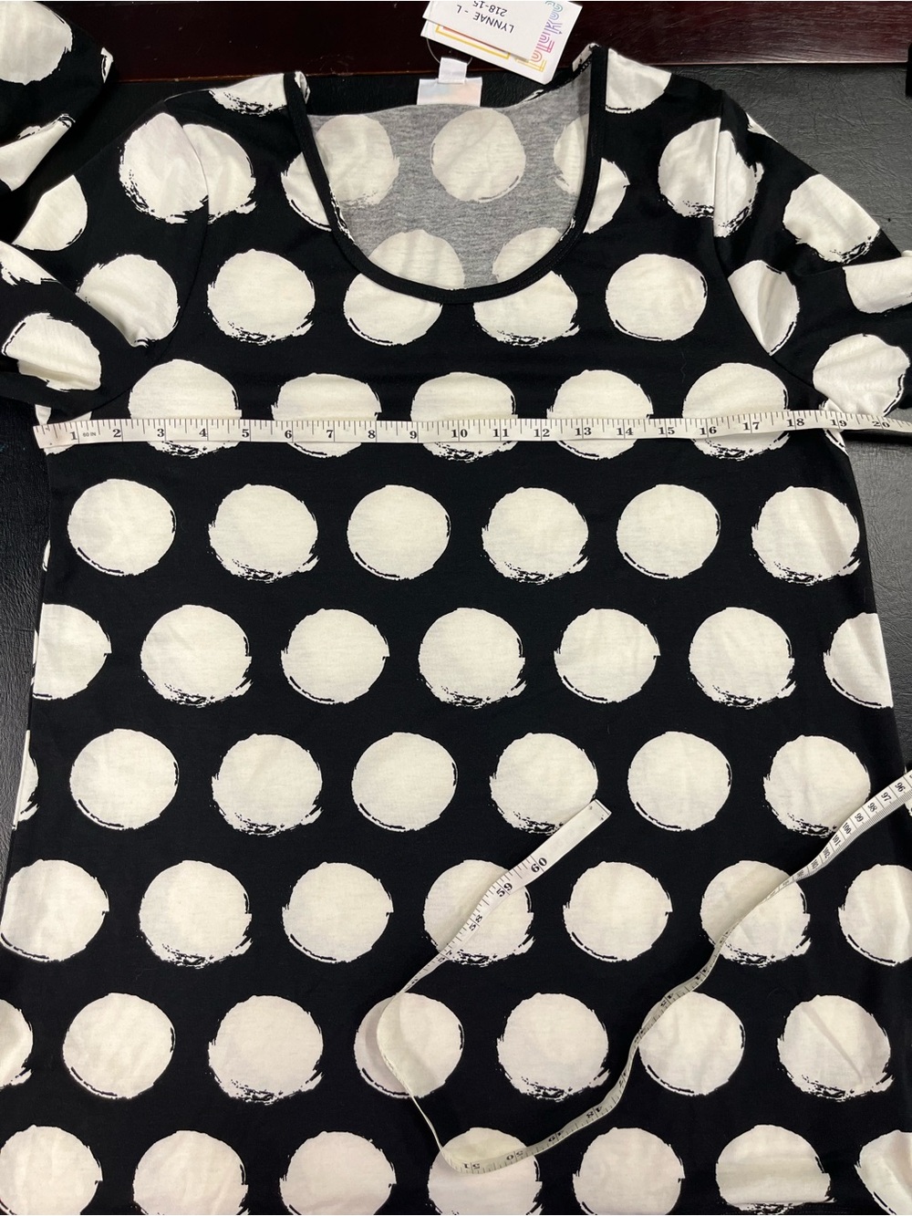 LuLaRoe Lynnae tee size large - Picture 8 of 10